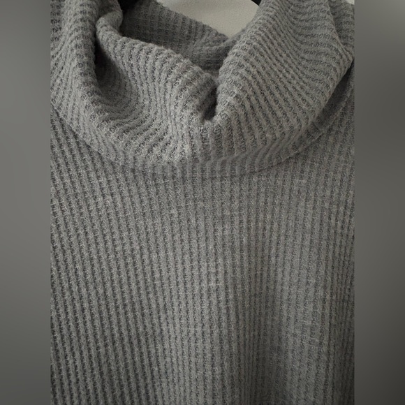 NWOT Loft Light Gray Turtleneck Waffle Knit Sweater, Size S - Picture 3 of 5